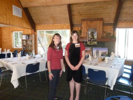 Junior High Volunteers, Taylor & Kaleigh ready to help guests
